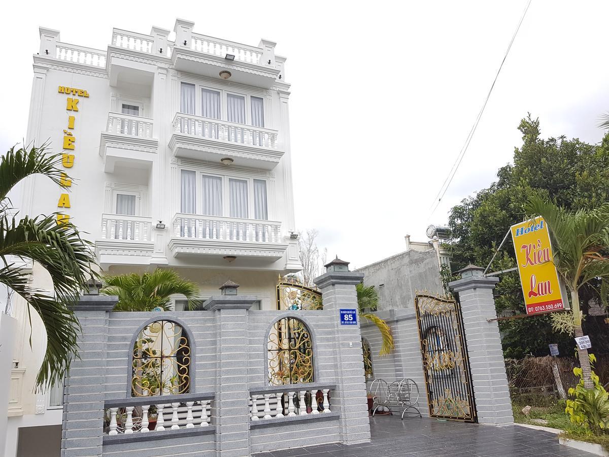 Kieu Lan Hotel Chau Doc Bagian luar foto